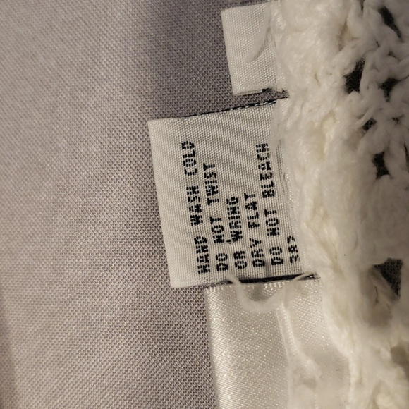 Ladies shrug - Picture 5 of 5